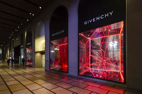 GIVENCHY La Rinascente a Milano .